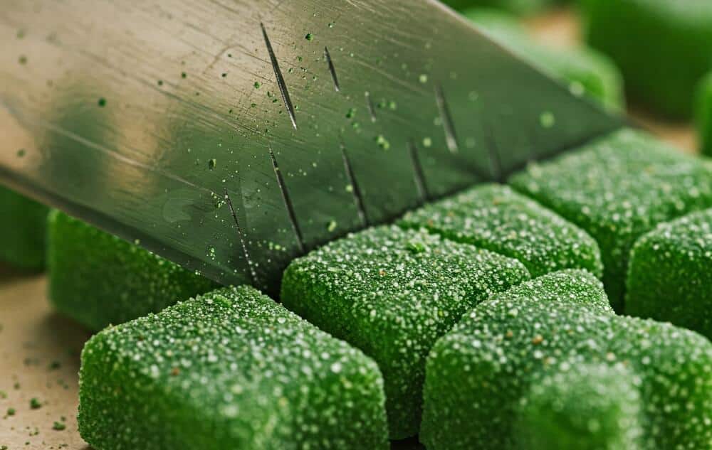 microdosing gummies by cutting them small