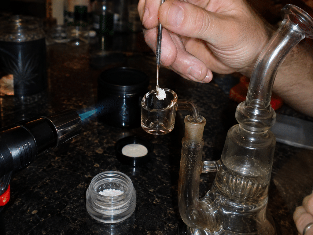 Dabbing THCA Powder